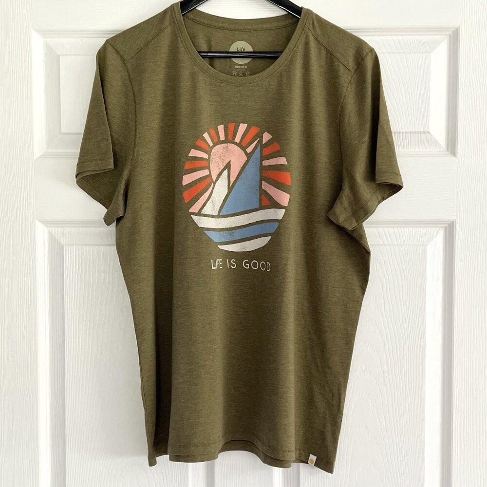 Life Is Good classic fit green short sleeve tee top sailboat sun Size XL NWT